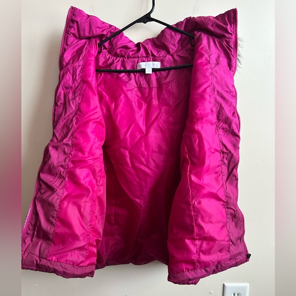 New York and Company Berry Pink Puffer Vest Faux Fur L - Picture 3 of 6